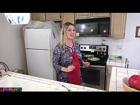 ❤️ Ibu tiri memerah susunya di dapur sebelum tarikhnya ️ seks berkualiti di lucah ms.eviewporn-com.ru ﹏